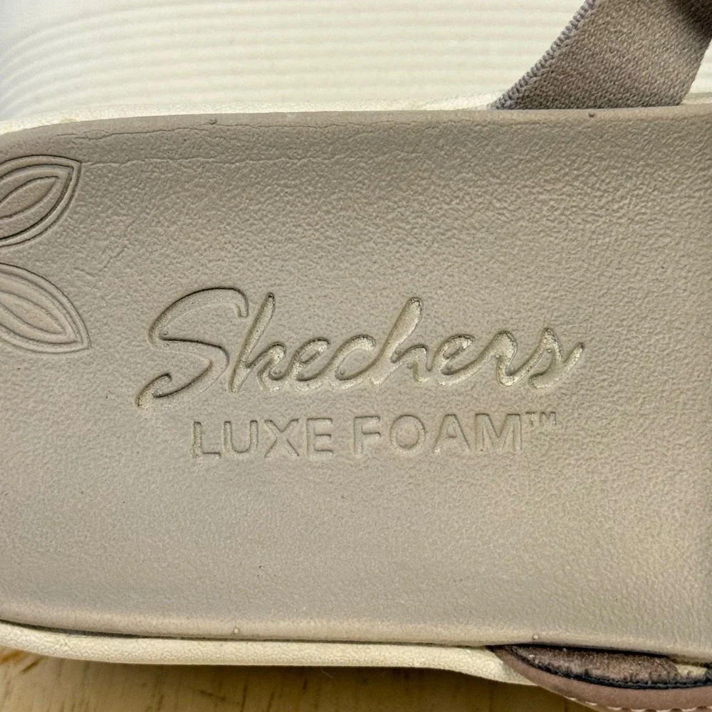 Skechers luxe foam